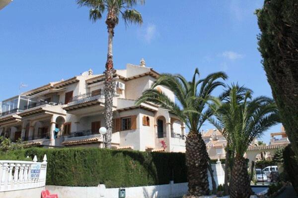 Residencia Alhambra Los Cisnes Torrevieja Luaran gambar
